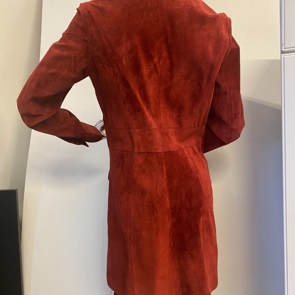 WOMAN'S RED SUEDE COAT SIZE SMALL (4-6) BRAND: "FOR JOSEPH" MODEL RN:22232 - Picture 3 of 6